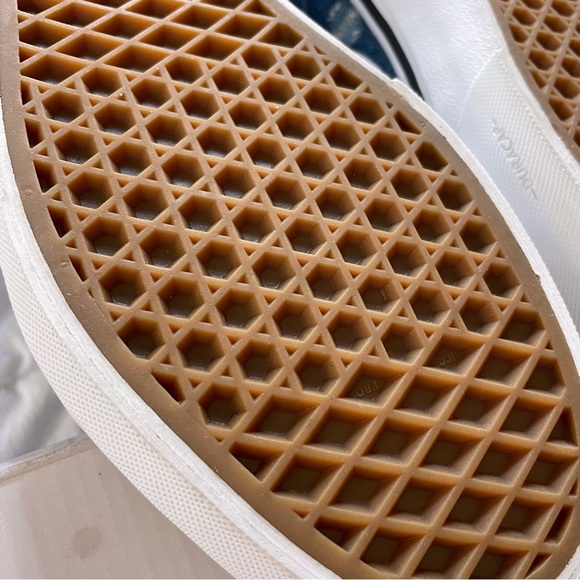 NIB VANS Sk8-Hi x SUPREME Blue Hole Punch Denim 2020 Size 9.5 - Picture 15 of 16